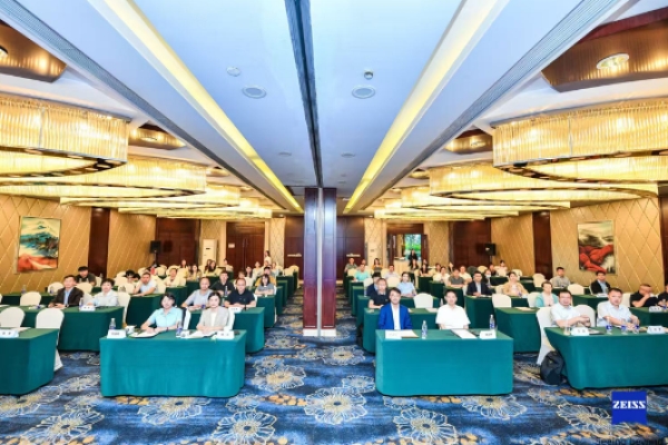 爱尔眼科医院集团云南省区“屈光性白内障暨老视学术研讨会”在昆圆满举办